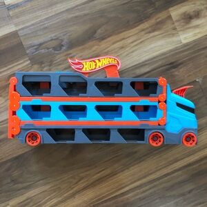 Hot Wheels car carrier